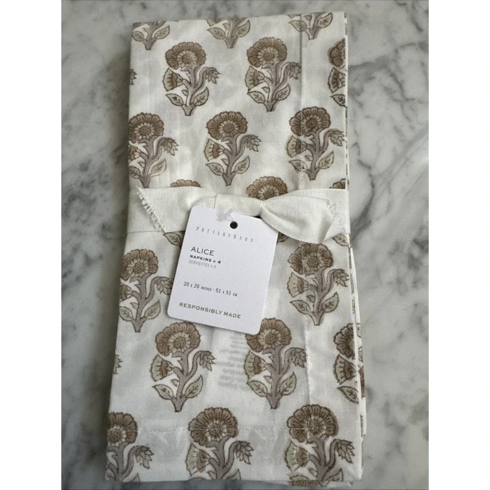 Pottery Barn Alice Print Cotton Napkins ~  ( Set of 4 ) 20x20